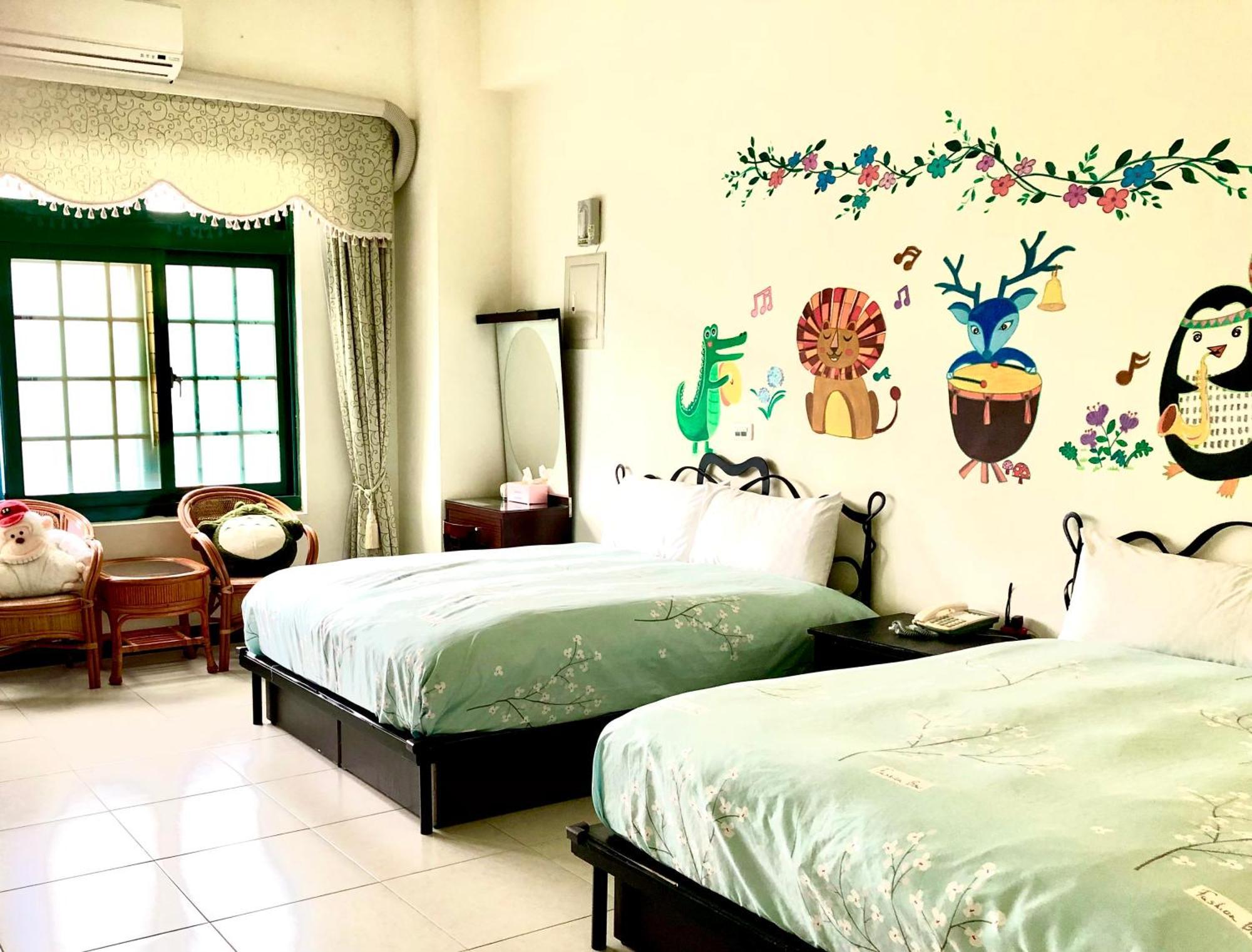 Green Window Homestay Hualien Buitenkant foto