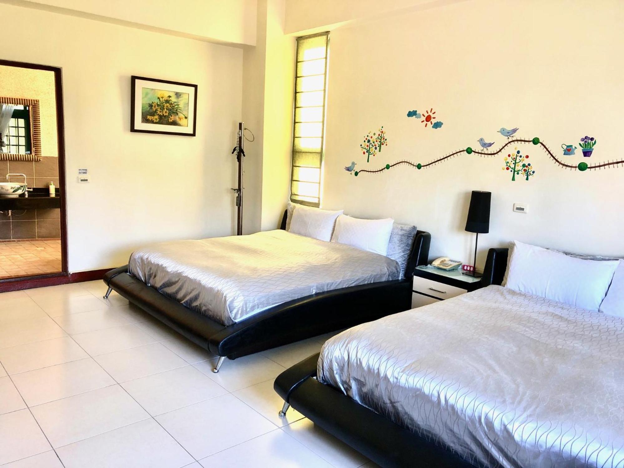 Green Window Homestay Hualien Buitenkant foto