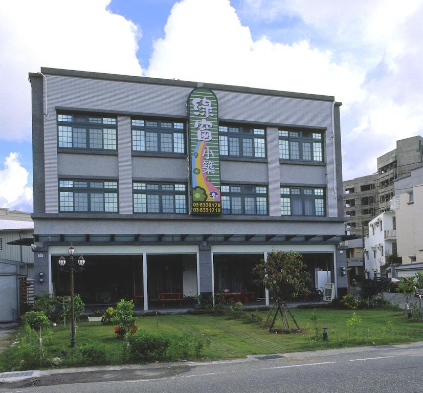Green Window Homestay Hualien Buitenkant foto